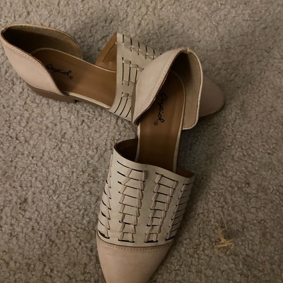 Flats! Must have staple! - Picture 3 of 3